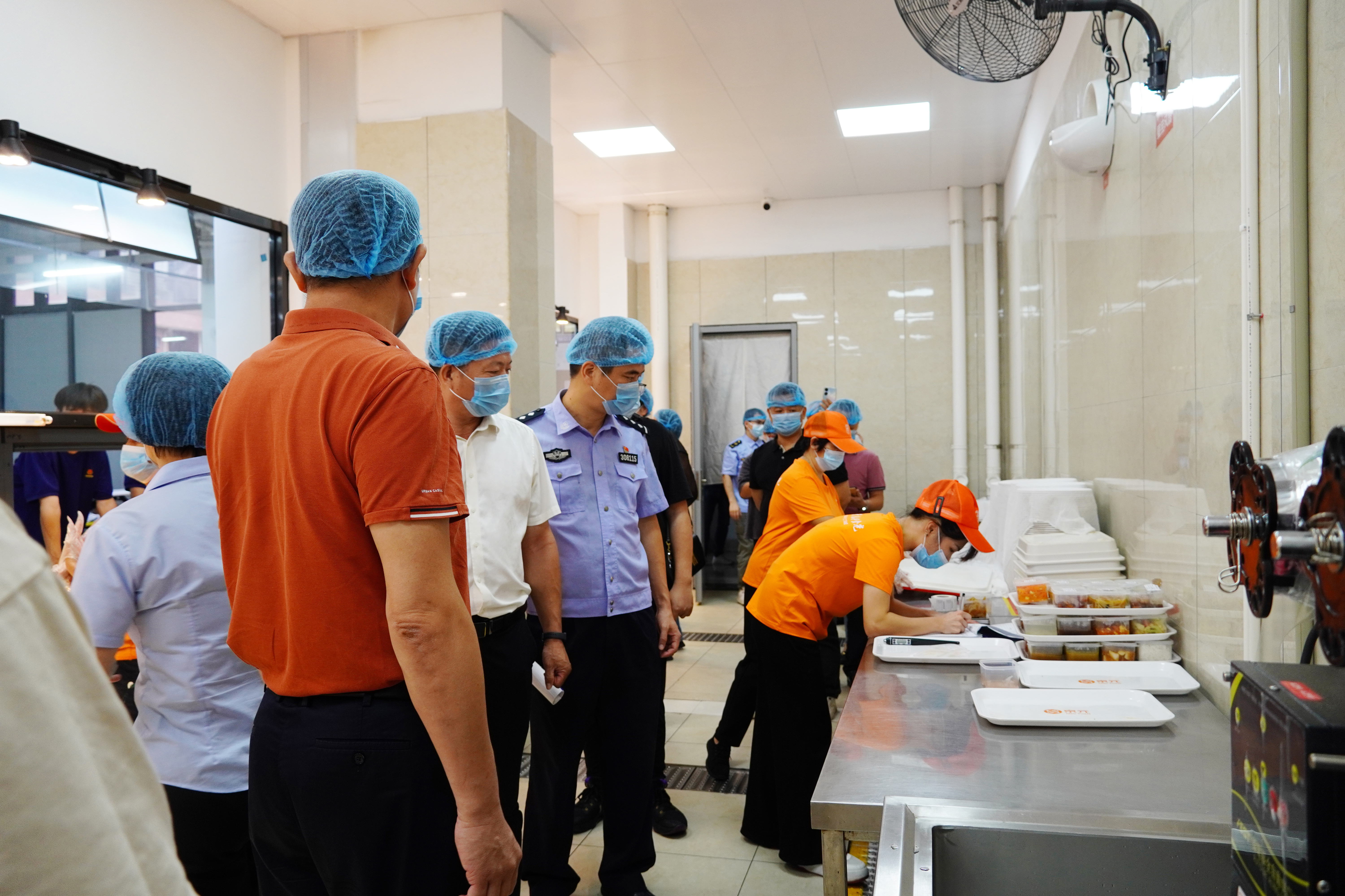 1699240419474029587.jpg 查看留样情况副本.jpg